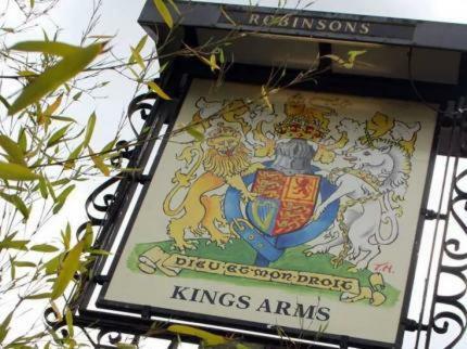 The Kings Arms Bed & Breakfast Wilmslow Exterior photo